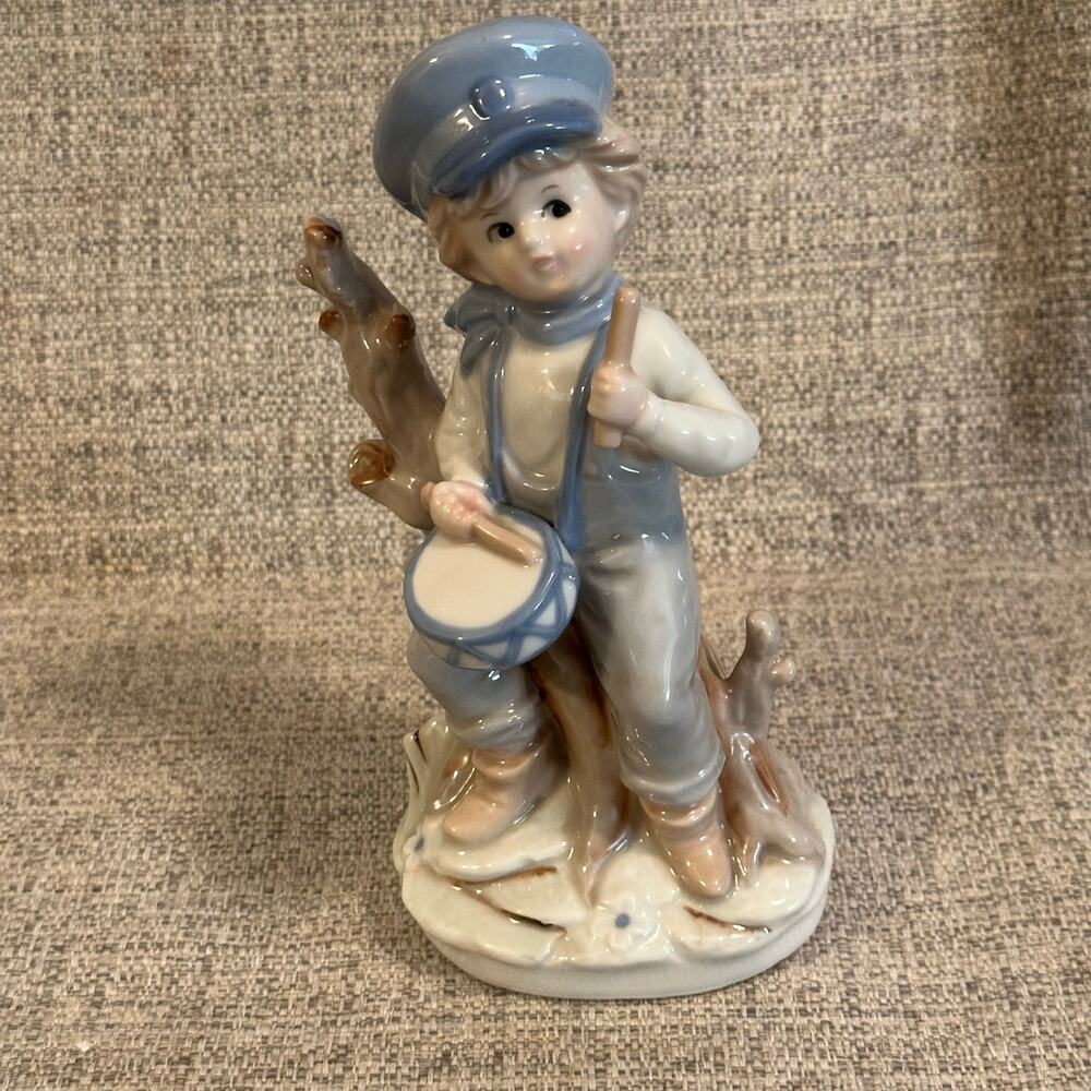 Vintage ARDCO 1980 Porcelain Drummer Boy Figurine Blue White Made in Japan 7”